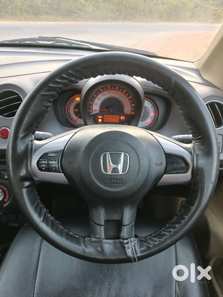 Honda Brio V Automatic, 2013, Petrol