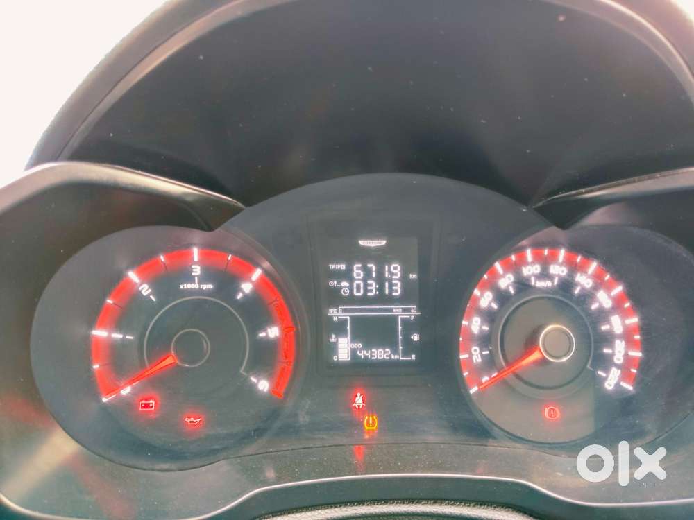 Mahindra Xuv300 W6 Diesel, 2023, Diesel