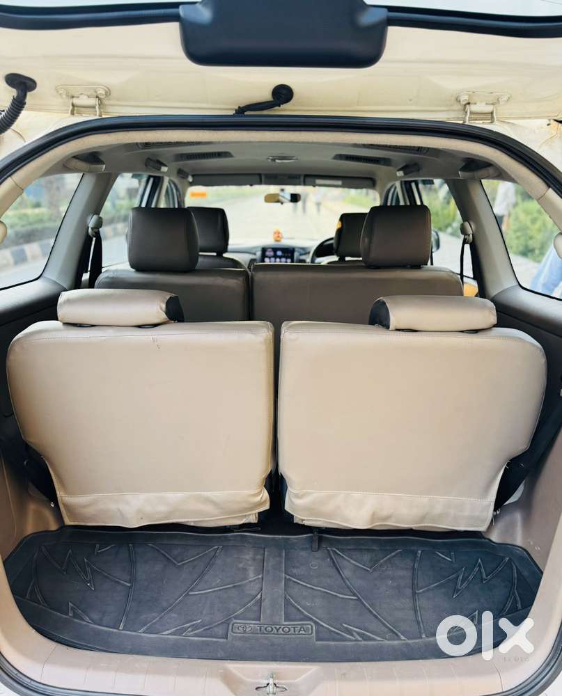 Toyota Innova 2.5 G (diesel) 8 Seater Bs Iv, 2015, Diesel