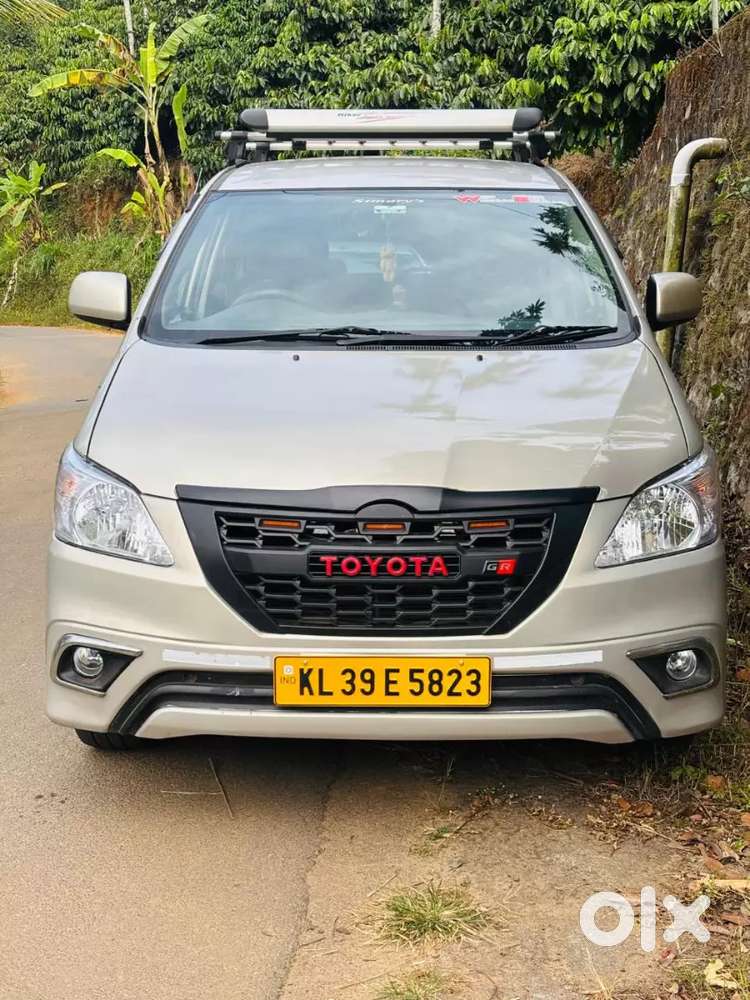 Toyota Innova 2013 Diesel 280000 Km Driven