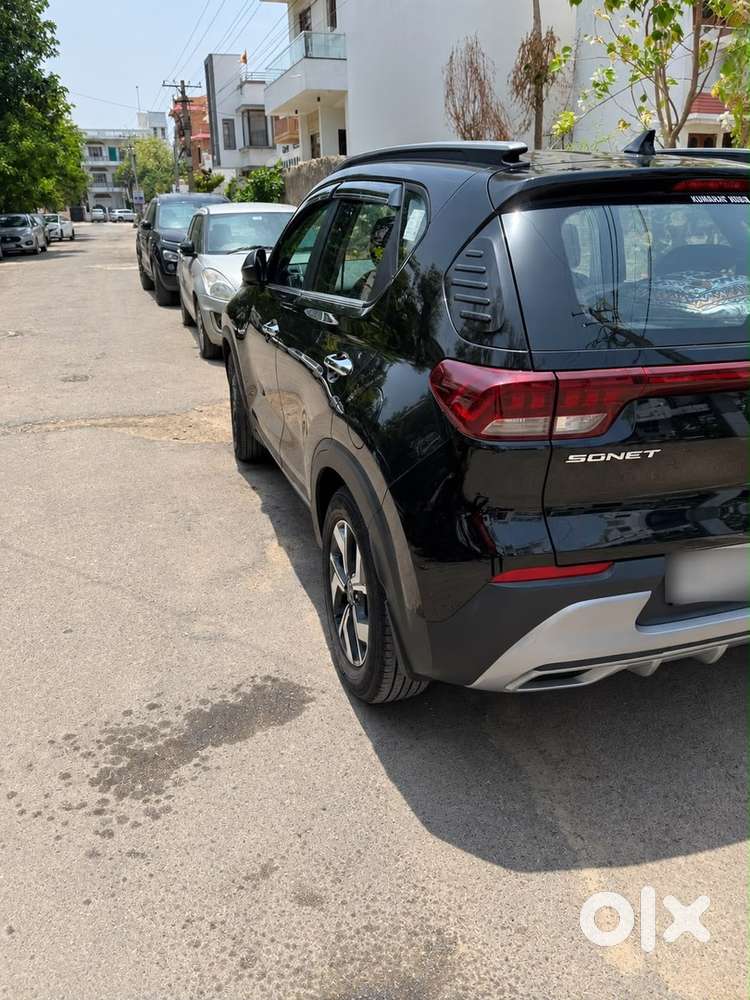 Kia Sonet Petrol 2021
