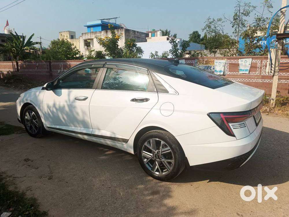 Hyundai Verna Sx 1.5 Petrol Ivt, 2023, Petrol