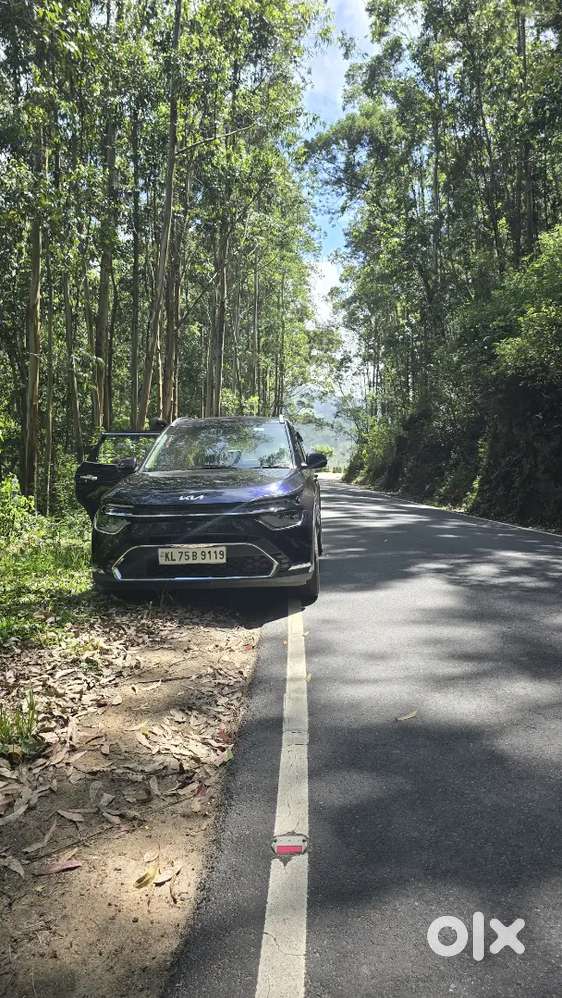 Kia Carens 2022 Petrol 43000 Km Driven