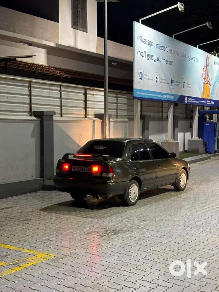 Maruti Suzuki Esteem 1999