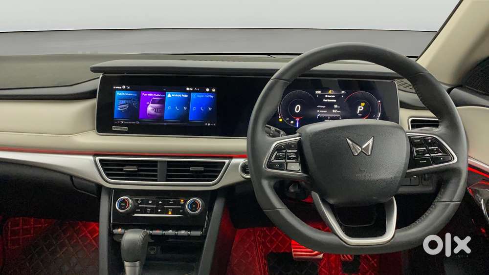 Mahindra Xuv700 2.0 Ax 7 Petrol At Str, 2022, Petrol