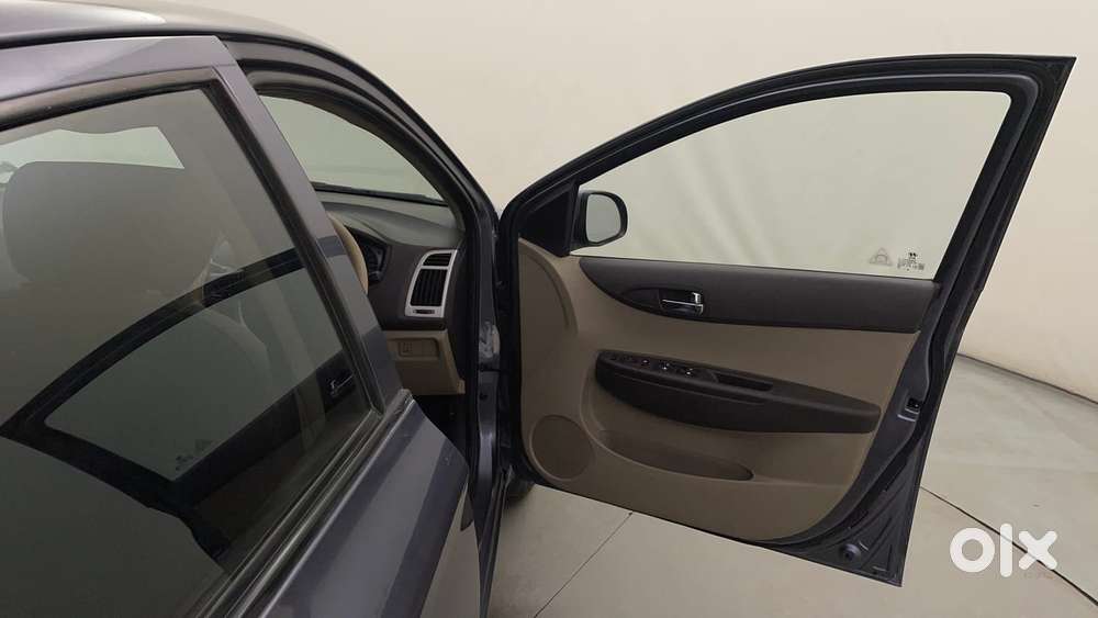 Hyundai I20 Asta 1.4 At Vtvt, 2011, Petrol