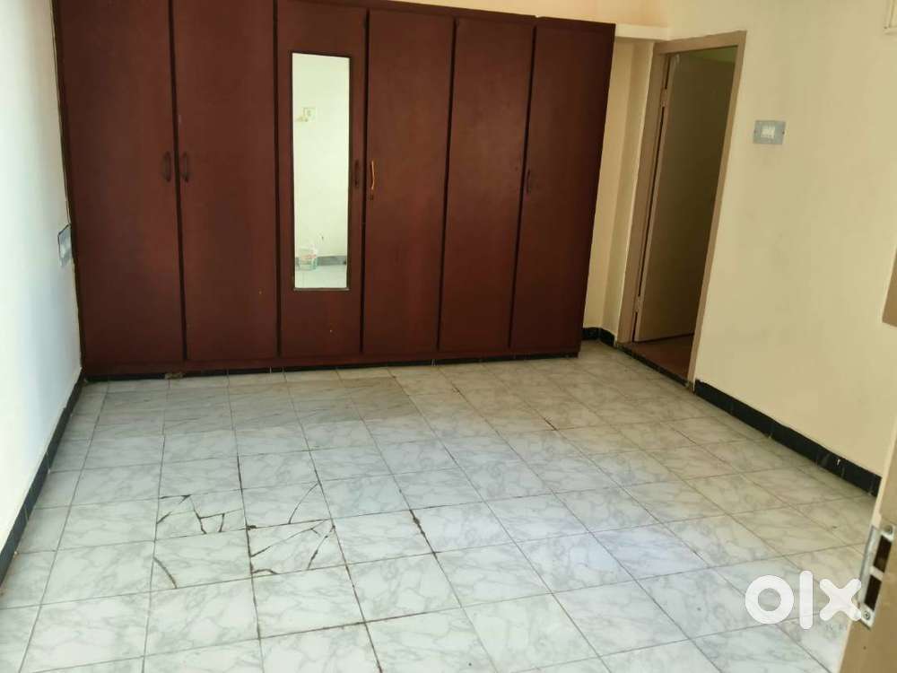 Spacious 2 bhk flat for rent well-Ventilated & well-Planned