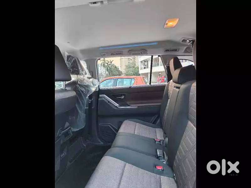 Toyota Hycross 2023