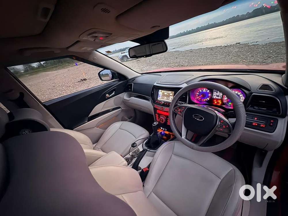 Mahindra Xuv300 2019 Diesel Good Condition,top Model With Sunroof
