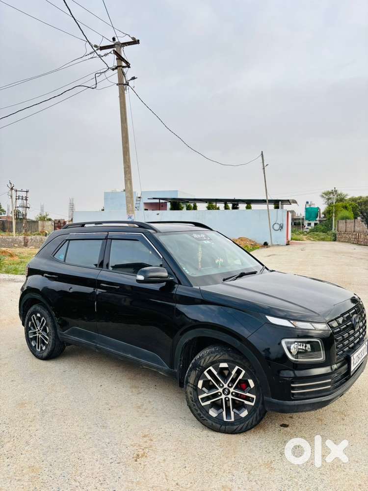 Hyundai Venue Petrol 2024