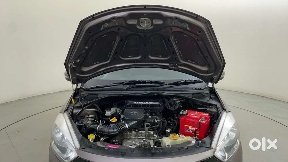 Tata Tiago Xza, 2018, Petrol