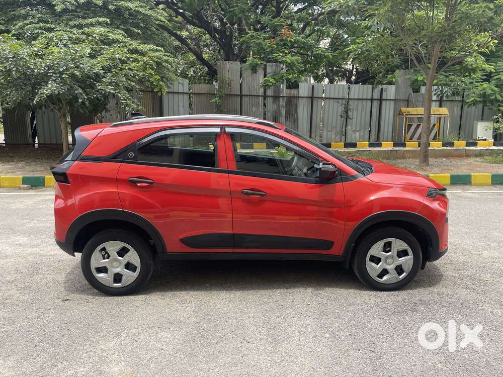 Tata Nexon Smart Plus1.2 Revotron Petrol 5 Mt, 2023, Petrol