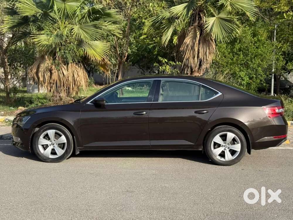 Skoda Superb [ ] 1.8 Style Tsi At, 2018, Petrol