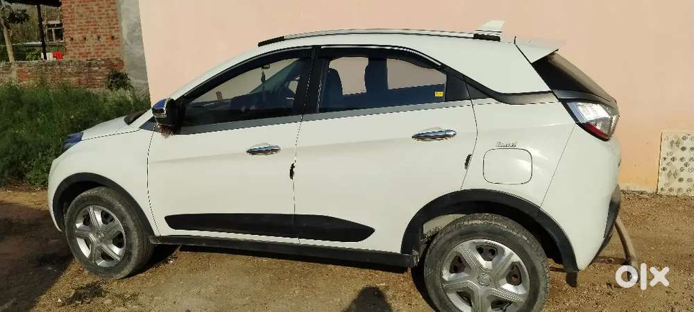 Tata Nexon...show Room Condition Me Hai Koi Work Nhi H Car Me