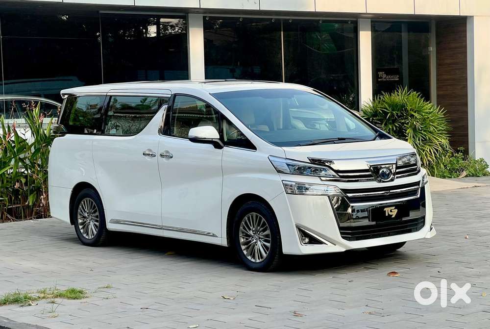 Toyota Vellfire 2.5 Hybrid, 2021, Petrol