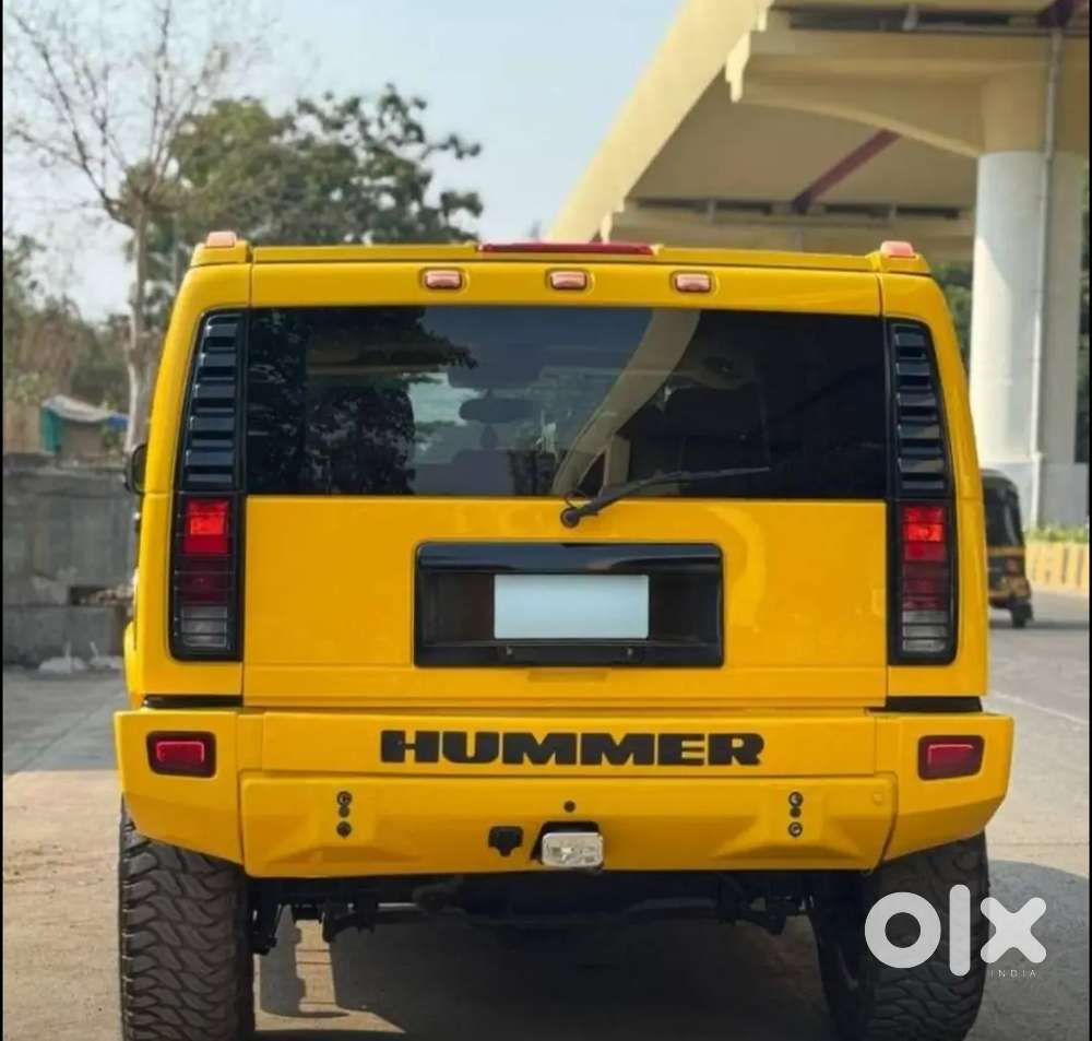 Hummer H2.