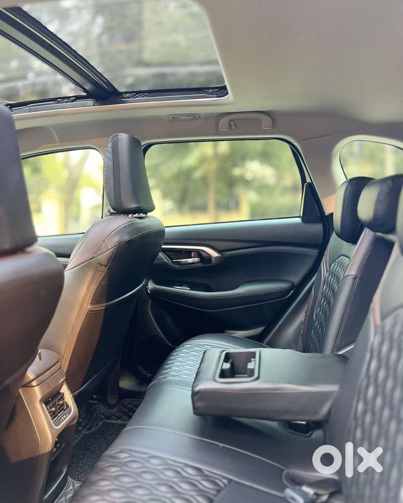 Maruti Suzuki Grand Vitara 1.5 Zeta Plus Intelligent Hybrid Ecvt, 20..