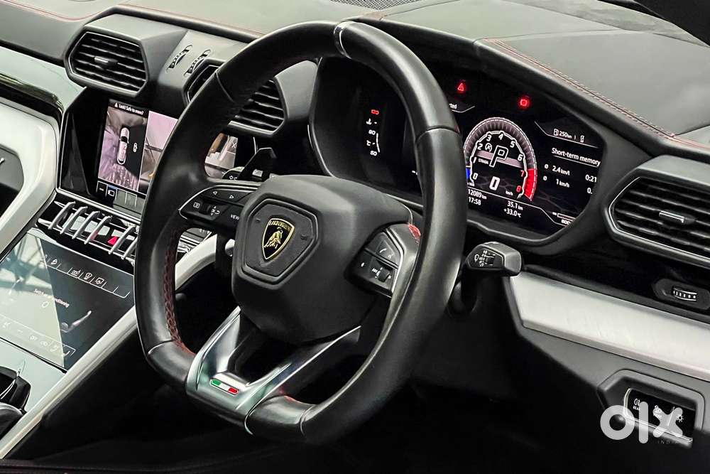 Lamborghini Urus, 2021, Petrol