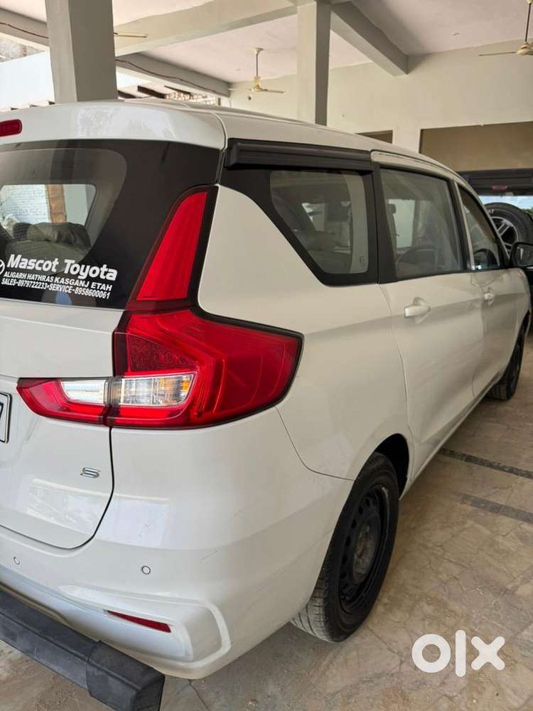 Toyota Rumion 2025 Petrol Well Maintained