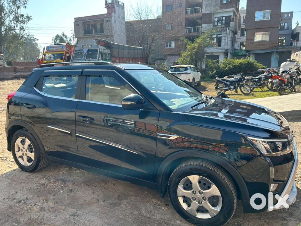 Mahindra Xuv300 2023 Diesel Well Maintained