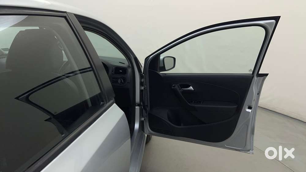 Volkswagen Polo Petrol Comfortline 1.2l, 2015, Petrol