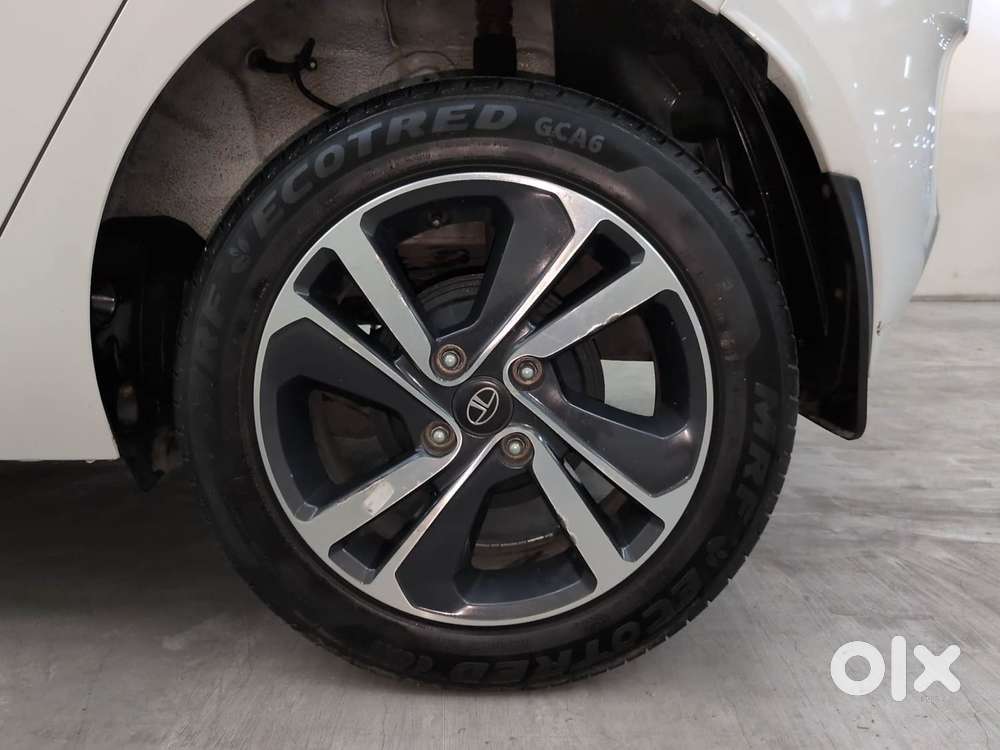 Tata Altroz Xza Plus (o) (s), 2023, Petrol