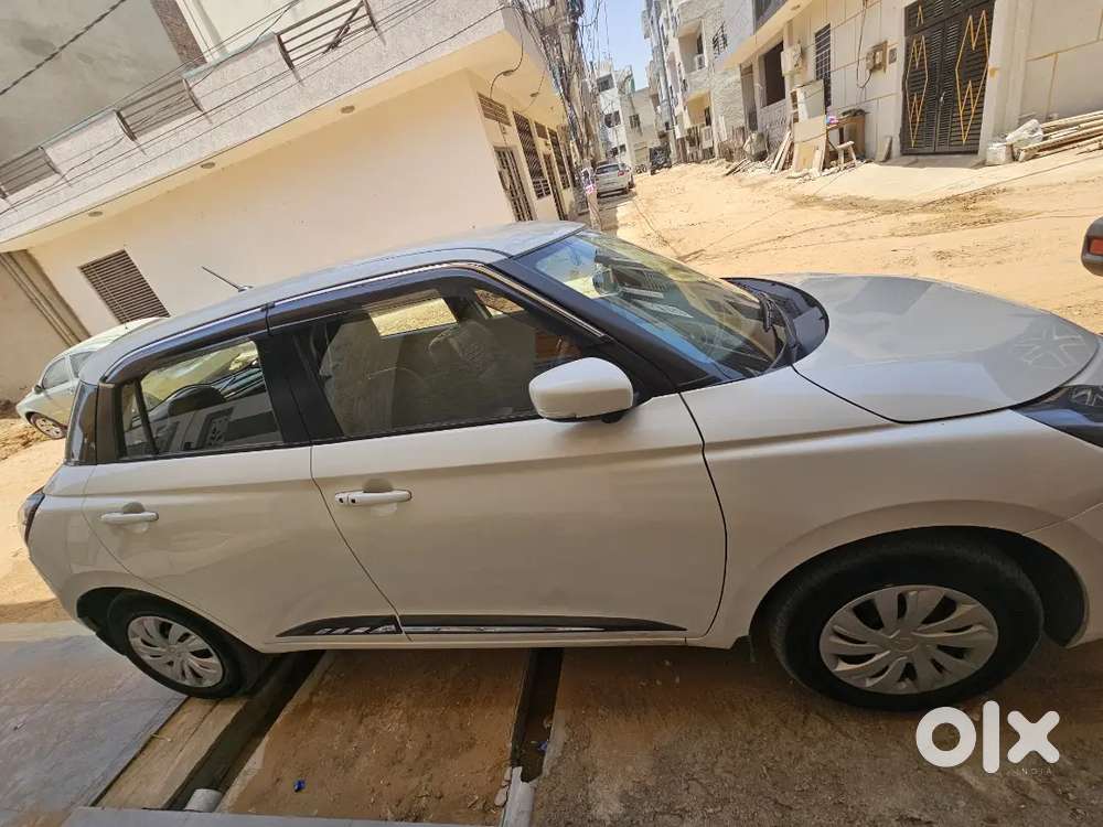 Maruti Suzuki Swift 2025 Petrol 37500 Km Driven