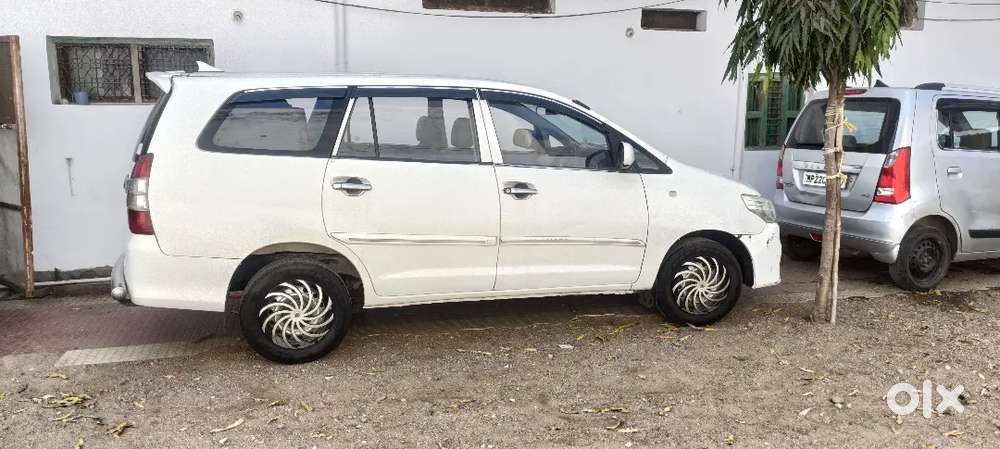 Toyota Innova 2015 Diesel Well Maintained