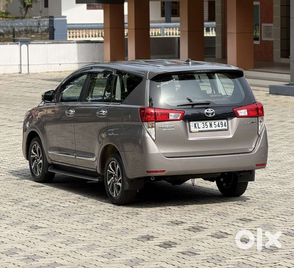 Toyota Innova Crysta 2.4 G Plus Mt 7 Str, 2025, Diesel