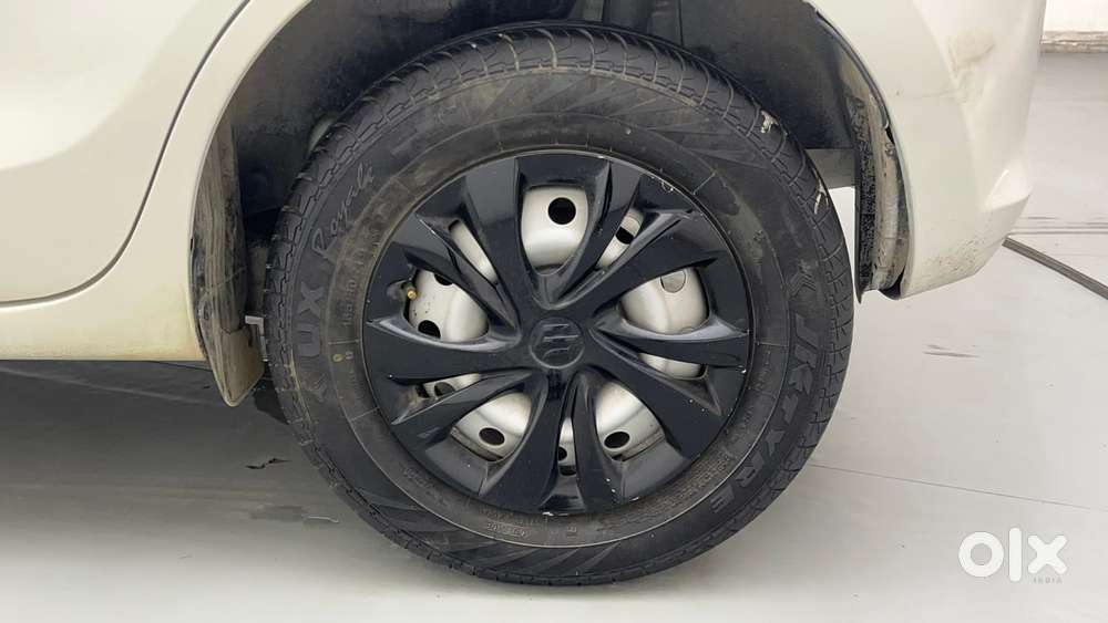 Maruti Suzuki Swift 1.3 Lxi, 2023, Petrol