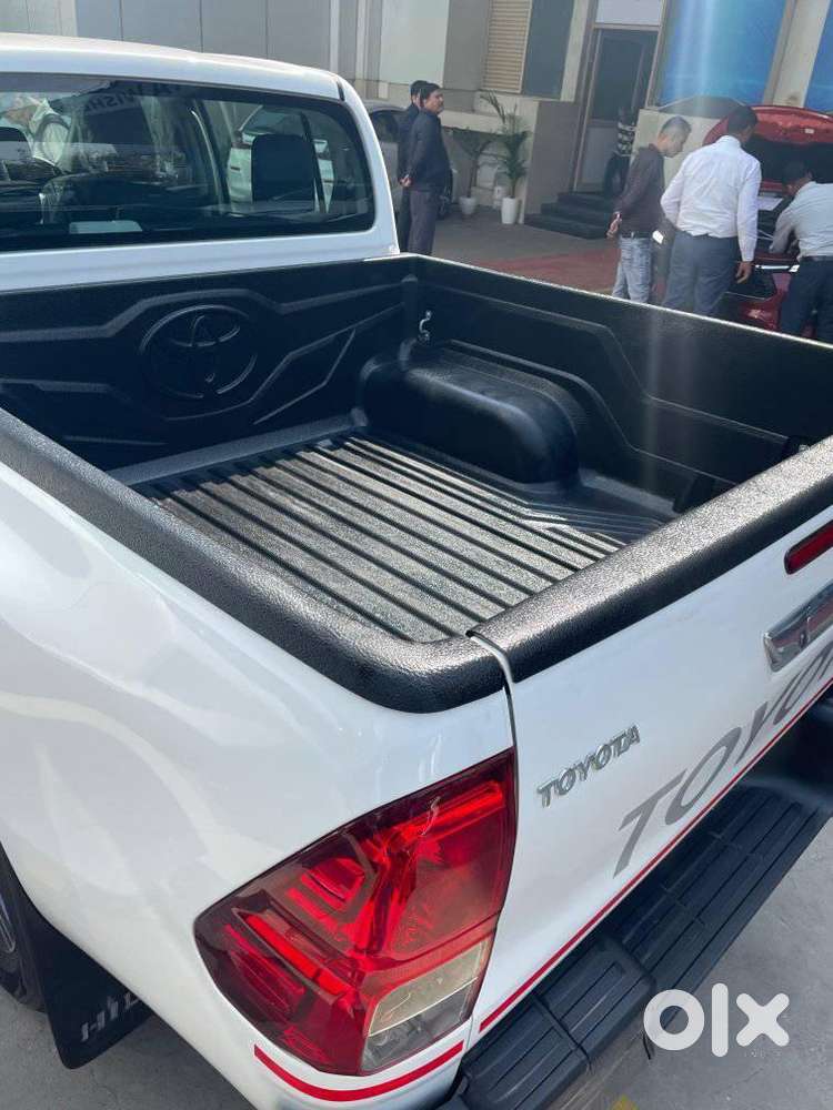 Toyota Hilux 2.8 Std 4x4, 2025, Diesel