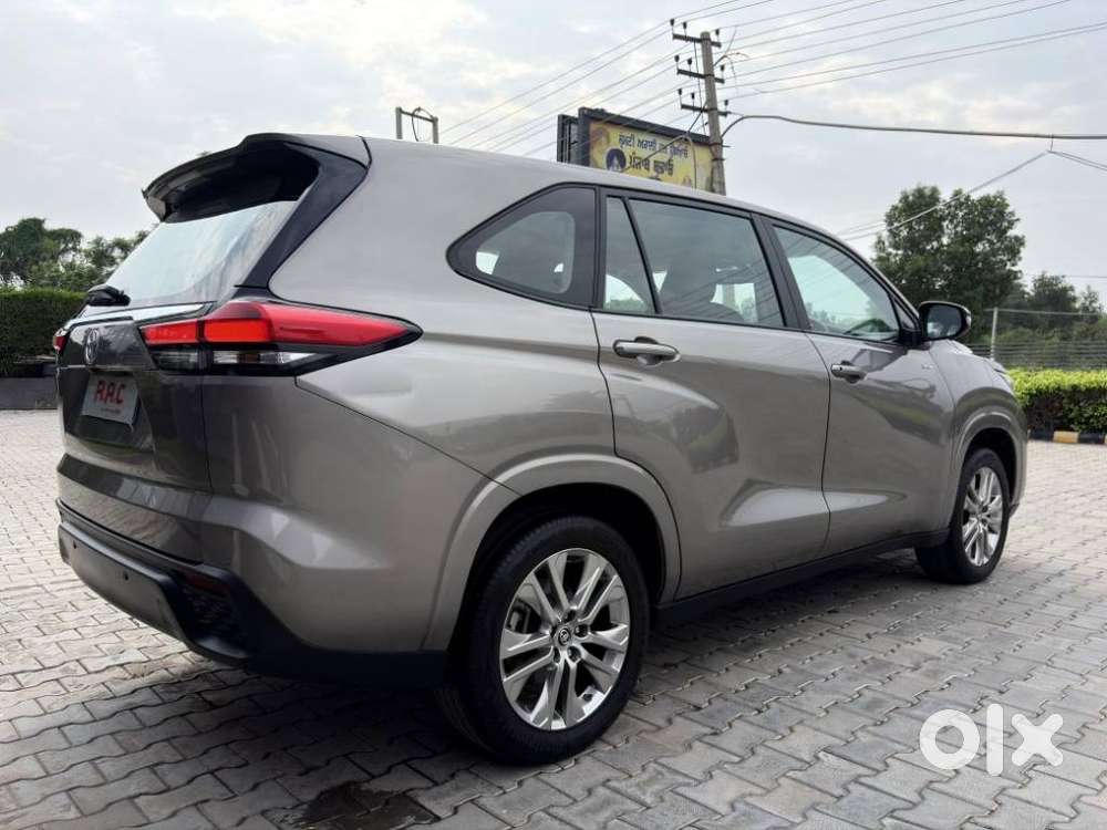 Toyota Innova Hycross 2.0 Vx Hybrid 7 Str, 2025, Petrol