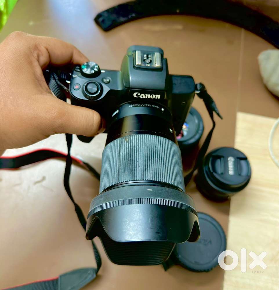 Want to sell CANON M50 With 16mm sigma prime lens and 50mm