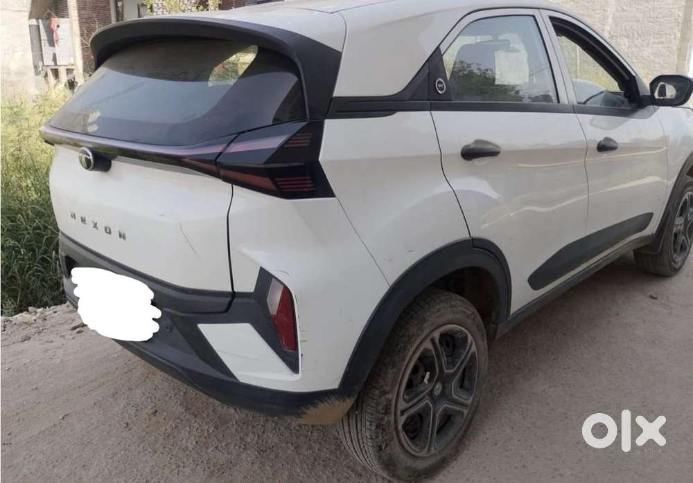 Tata Nexon Smart Plus1.2 Revotron Petrol 5 Mt, 2024, Petrol