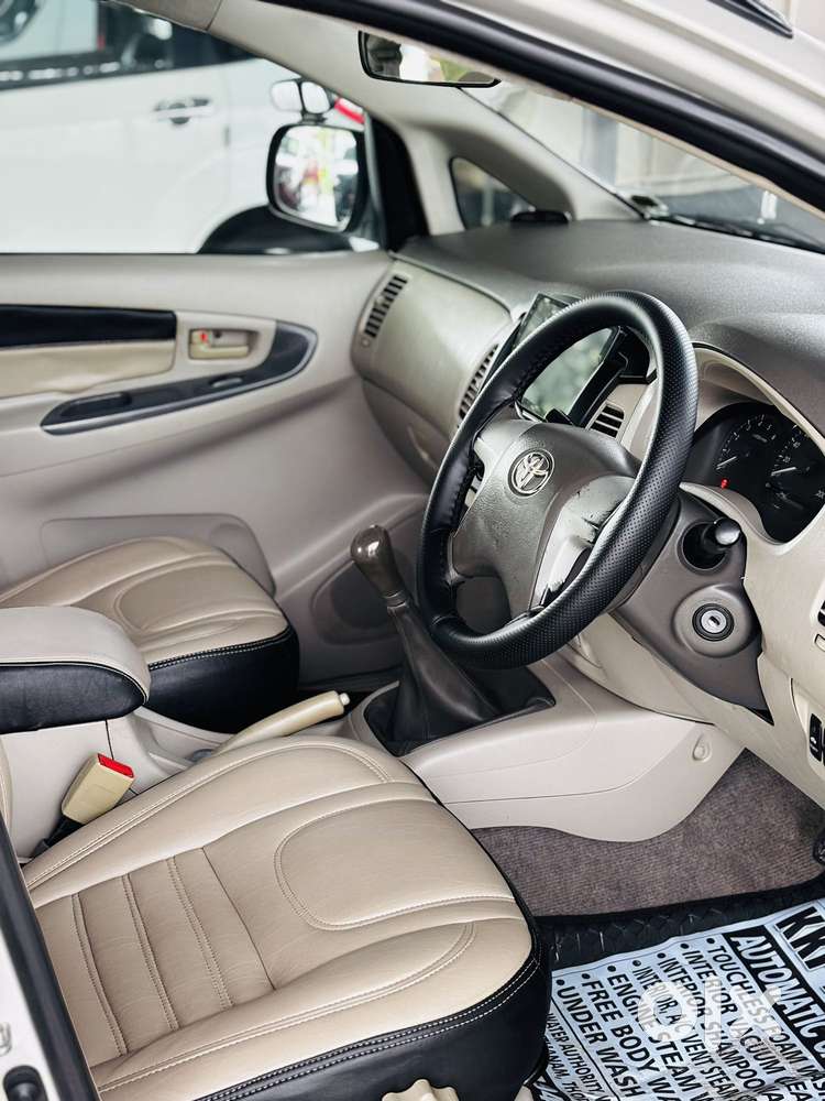 Toyota Innova 2.5 G (diesel) 7 Seater, 2015, Diesel