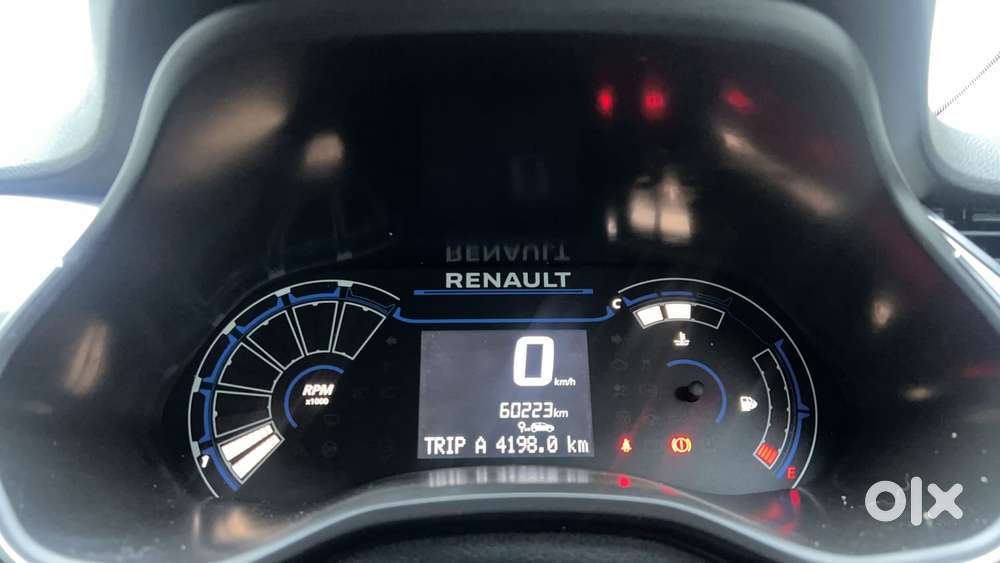 Renault Triber Rxz, 2022, Petrol