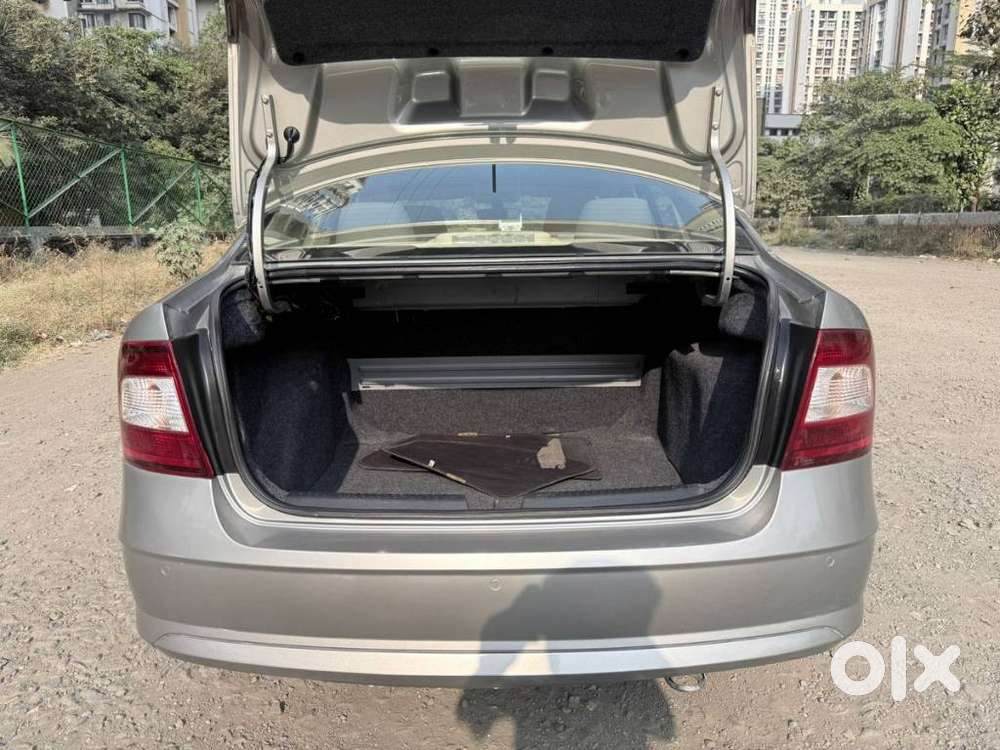 Skoda Rapid Elegance 1.6 Mpfi At, 2017, Petrol