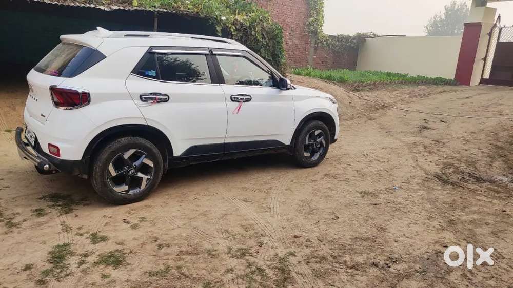 Hyundai Venue Petrol Manual 2021