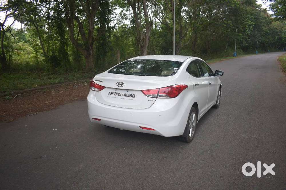Excellent Condition Hyundai Elantra Diesel White 2013 Model Autogear