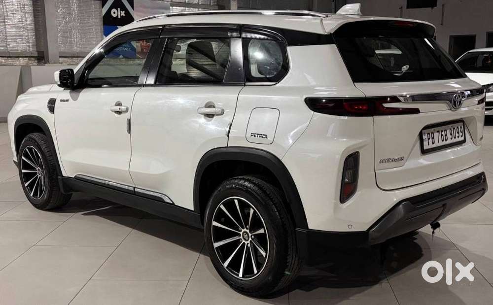 Toyota Urban Cruiser Hyryder, 2022, Petrol