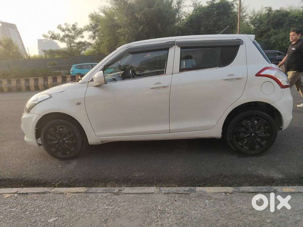 Maruti Suzuki Swift Vxi + Manual, 2015, Petrol