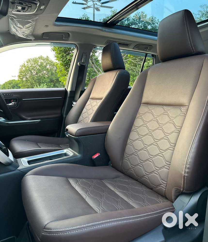 Toyota Innova Hycross 2.0 Zx Hybrid 7 Str, 2025, Petrol