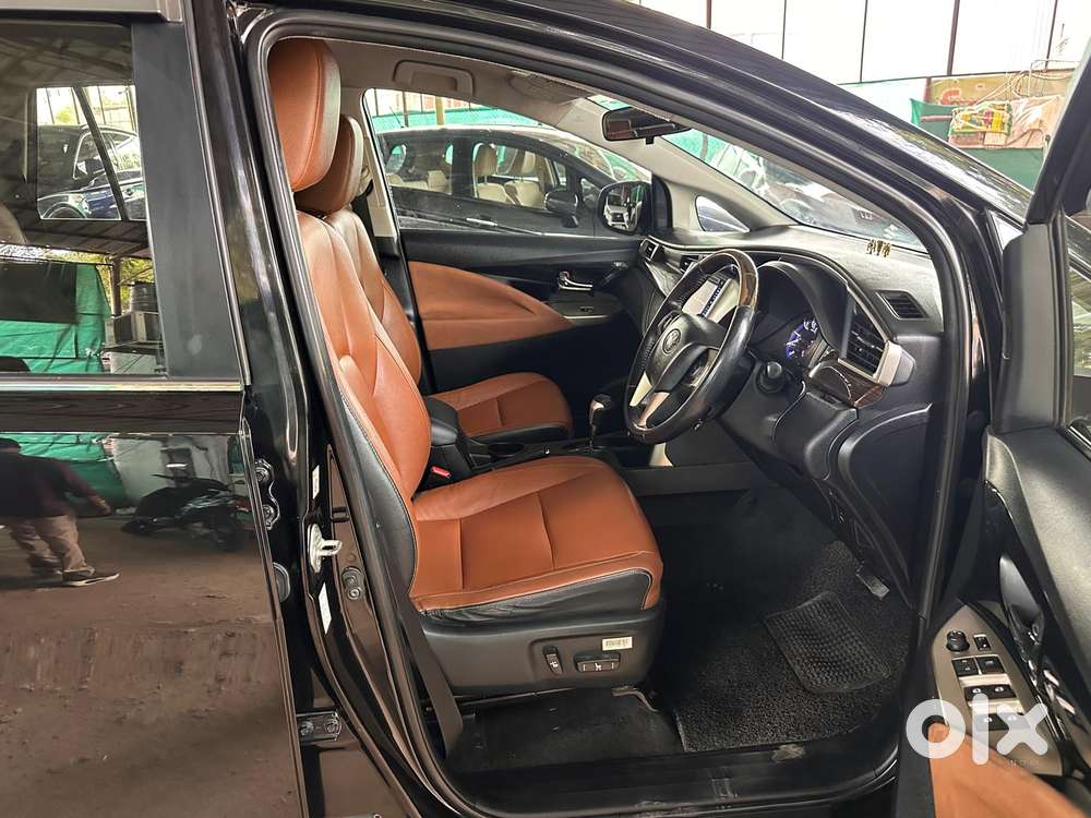 Toyota Innova Crysta 2.8 Zx At 7 Seater, 2017, Diesel