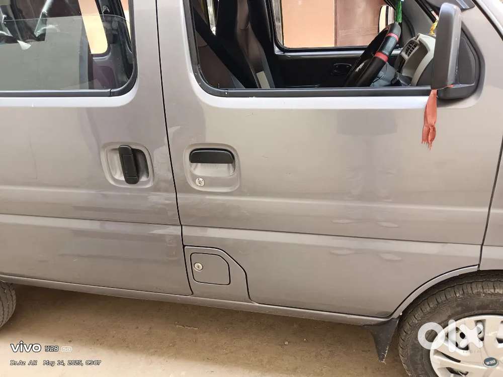 Dusri New Car Lena Hai