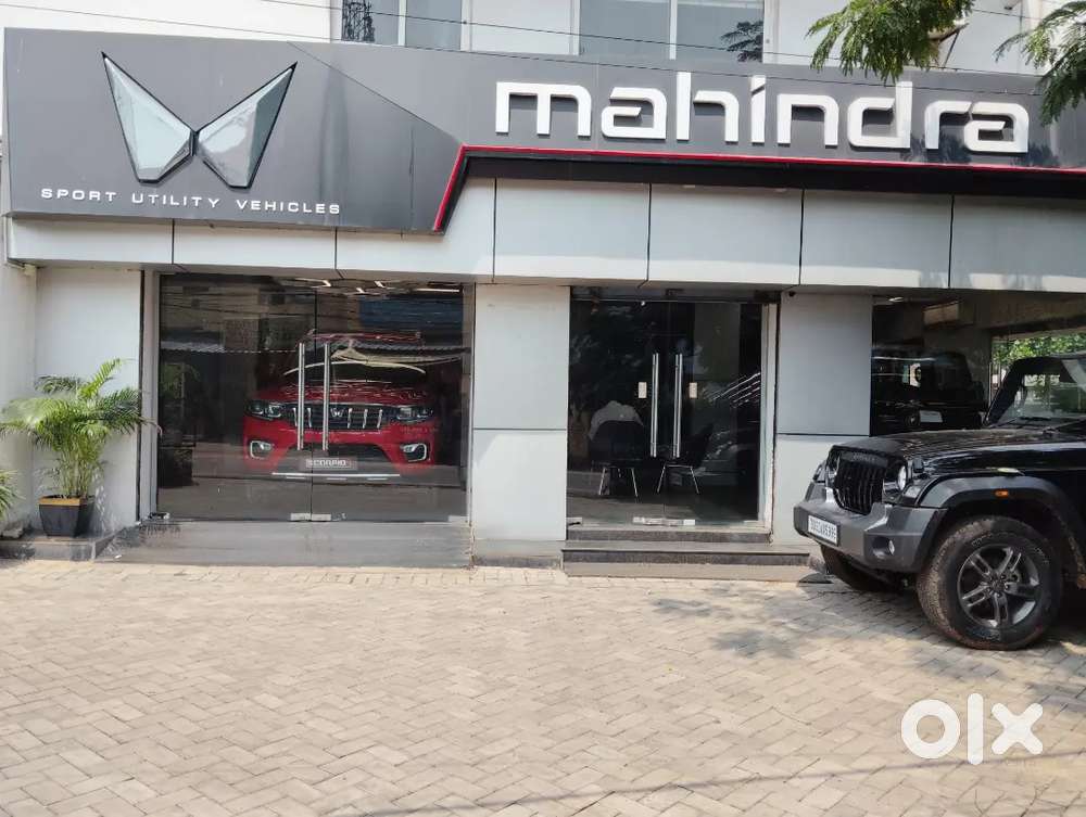 By A New  Mahindra Suv In Mahindra Showroom Unit 3,bbsr.