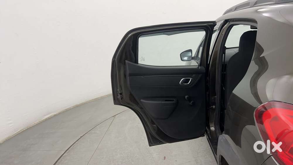 Renault Kwid 2019-ongoing 1.0 Rxt (o), 2018, Petrol