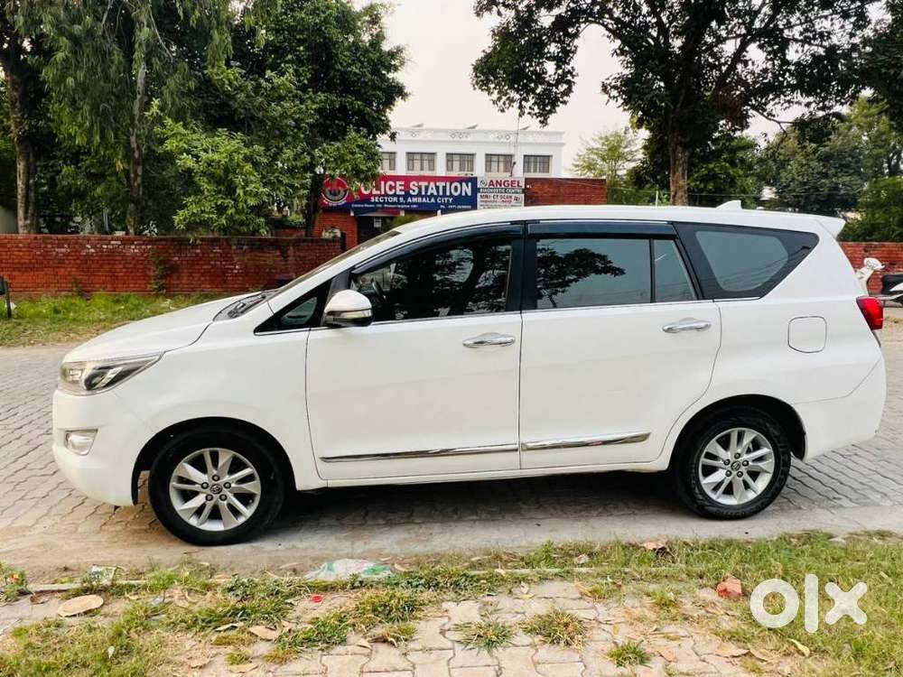 Toyota Innova Crysta 2.4 V, 2016, Diesel