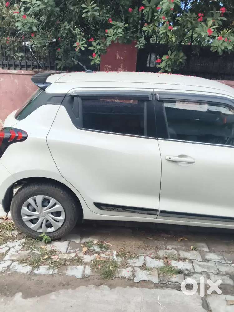 Maruti Swift 1.2 Vxi 2024