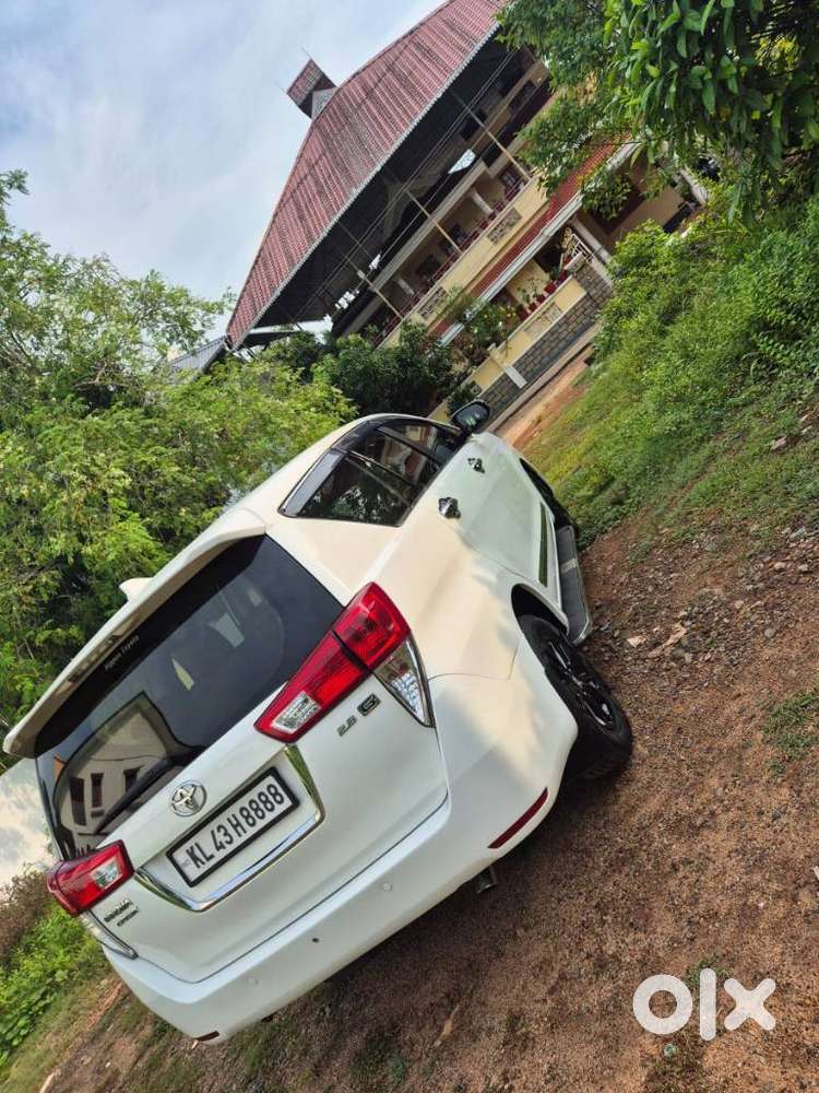 Toyota Innova Crysta 2.8 Gx At, 2016, Diesel