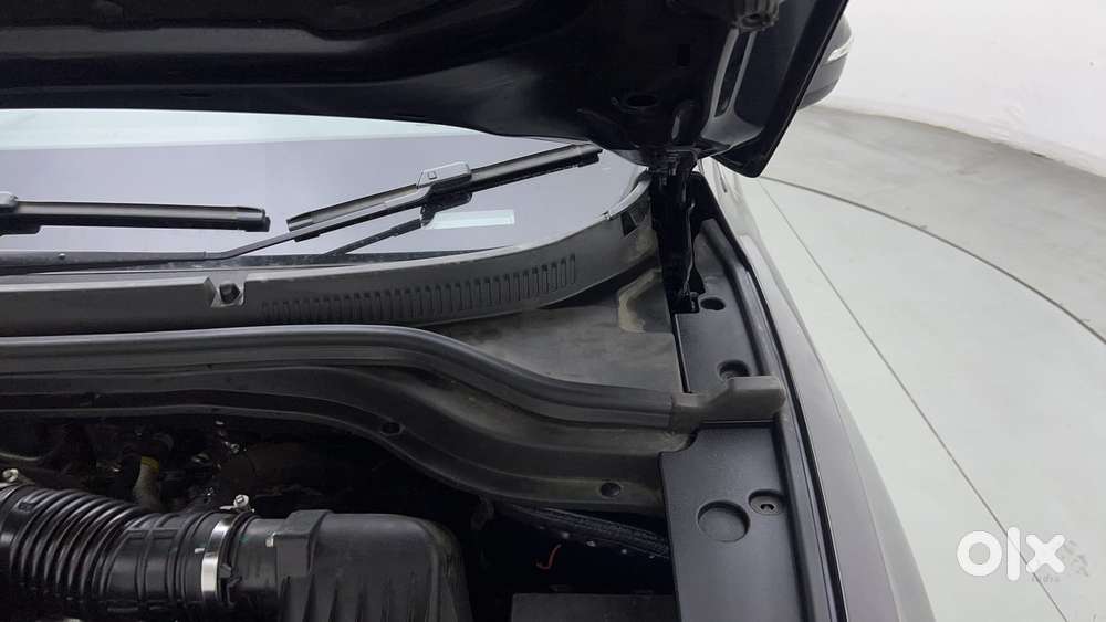 Mahindra Xuv700 2.0 Ax 7 Petrol At Str, 2023, Petrol